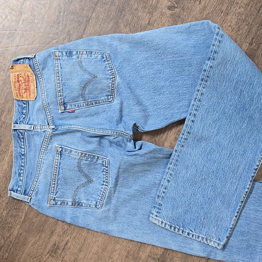Levi's Straight Leg Jeans in Light Blue Denim 28-30